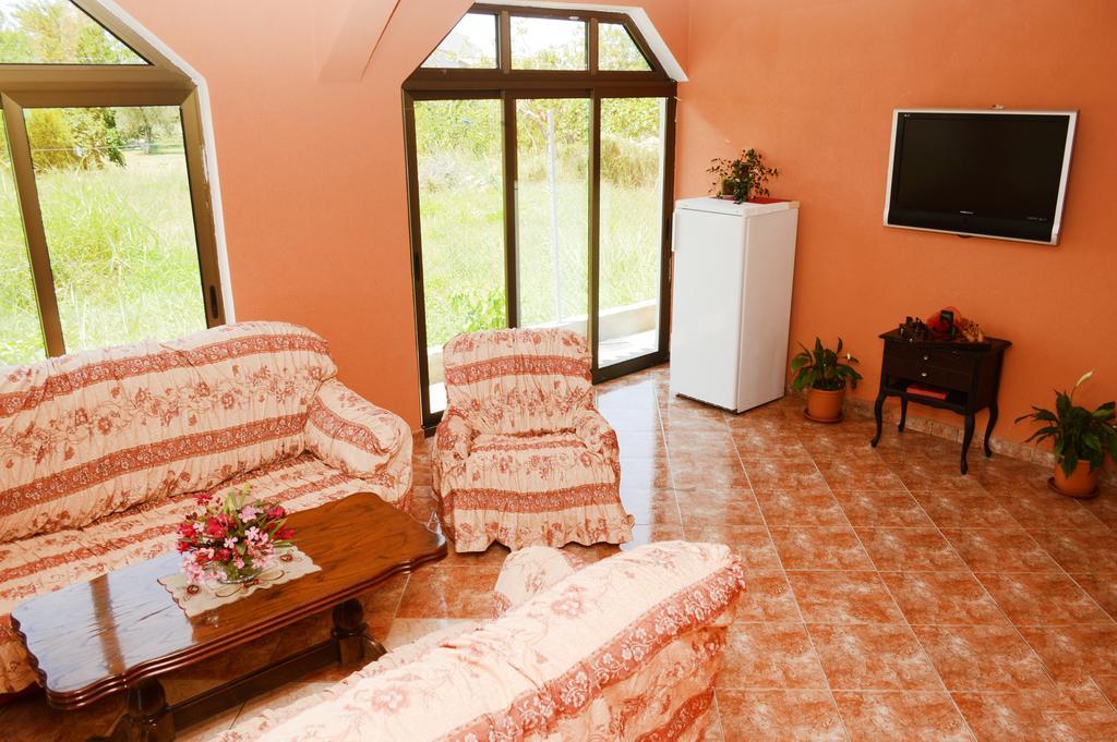 Guest House Lukac 巴尔 外观 照片